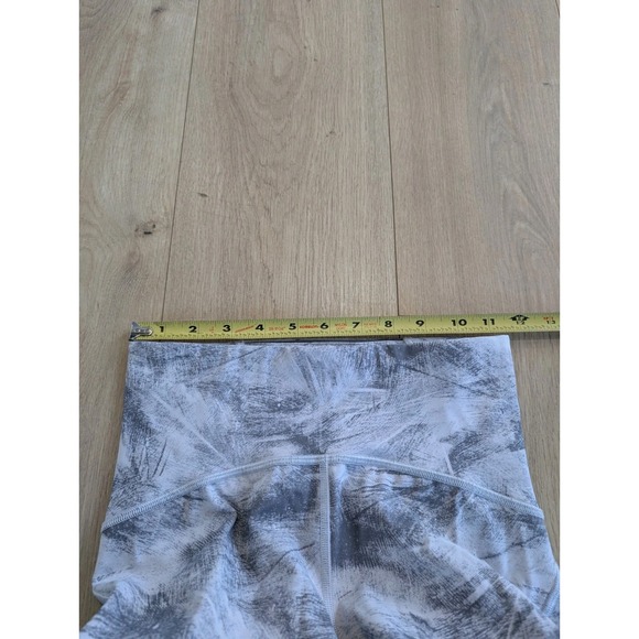 Lululemon Train Times 7/8 Pant 25" Size 4 Breeze By White Cast/Light Cast Print - Picture 5 of 16